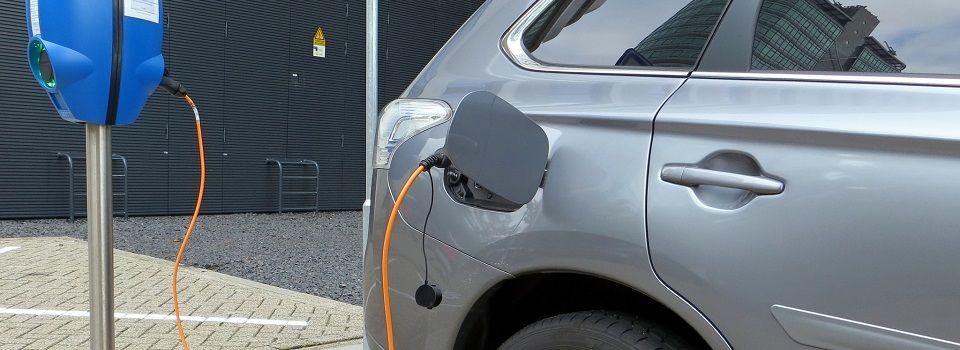 Plan de ayudas al coche eléctrico y puntos de carga 2018