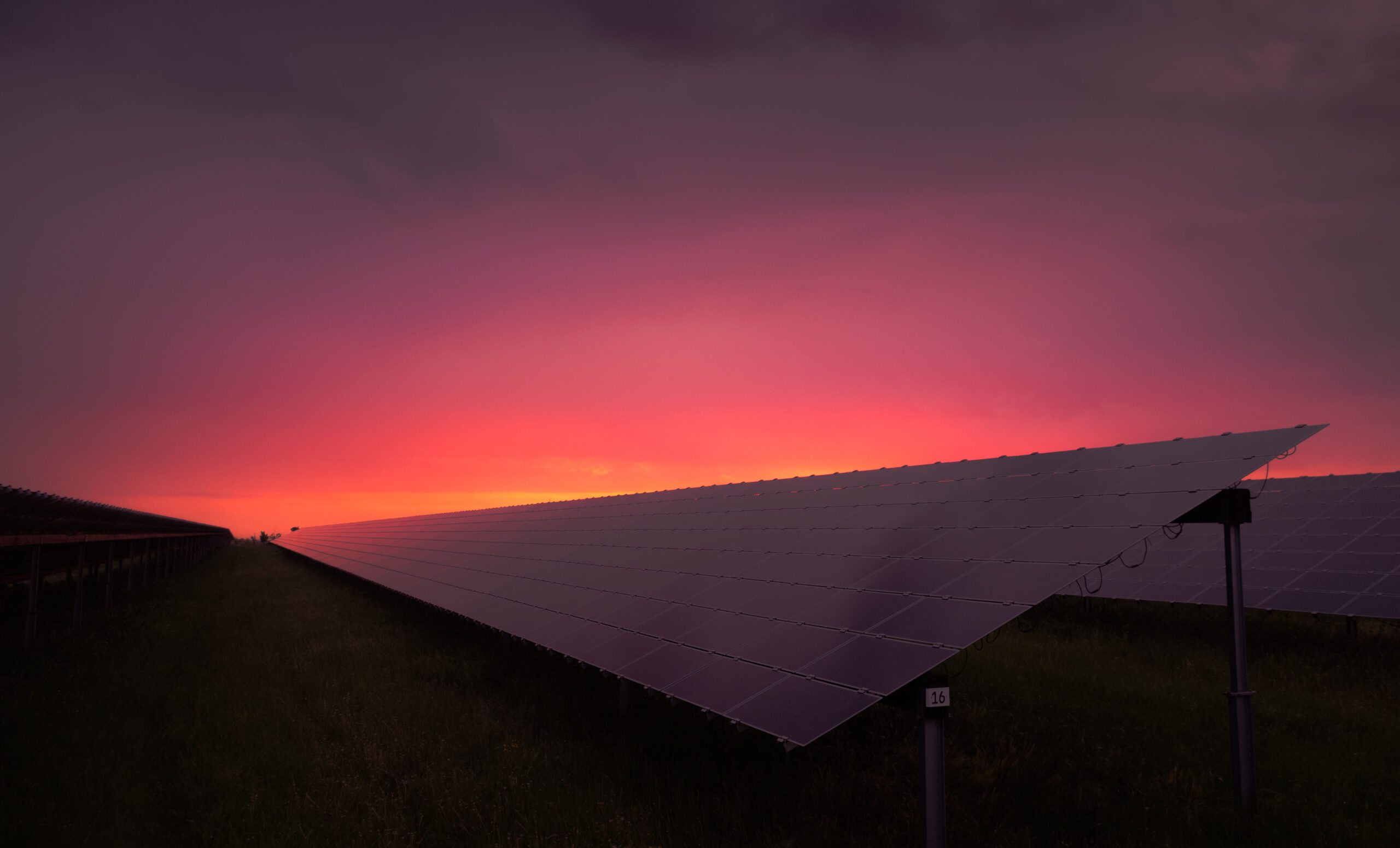 La generación de energía solar fotovoltaica abarata el precio de la electricidad en marzo